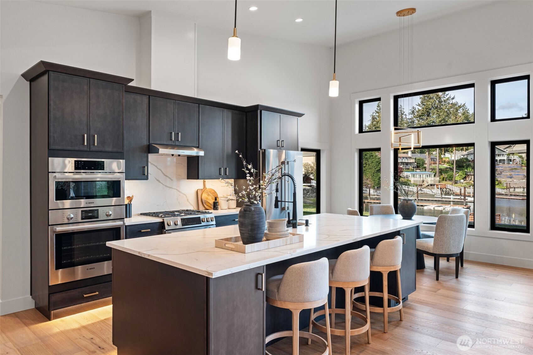 364 N Shore Blvd , Fox Island, WA 98333