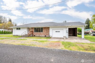 301 Cedar Street , Toledo, WA 98591