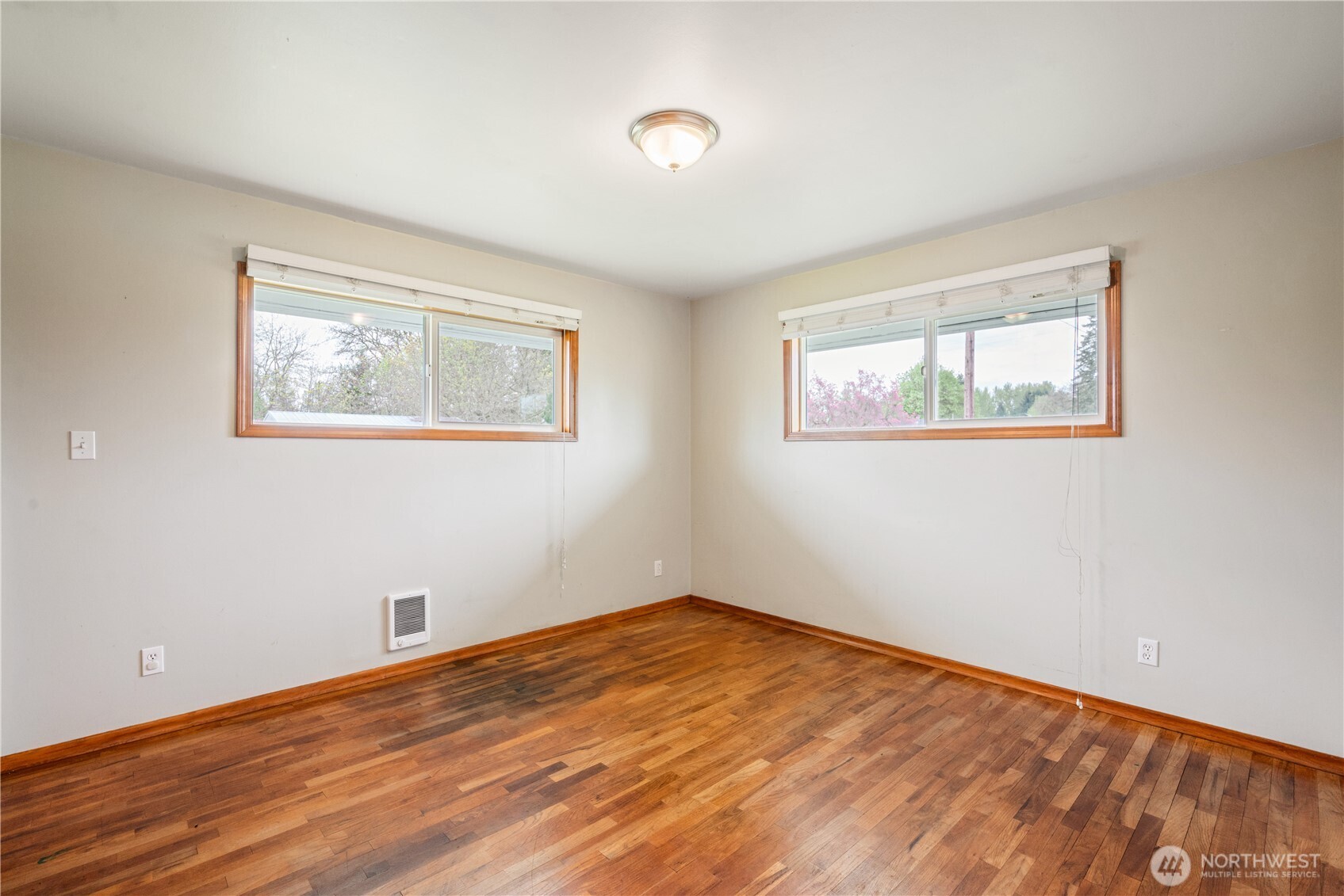 301 Cedar Street , Toledo, WA 98591