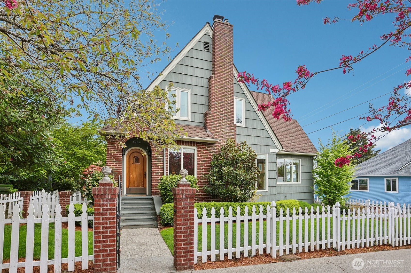 4064 SW Hill Street , Seattle, WA 98116