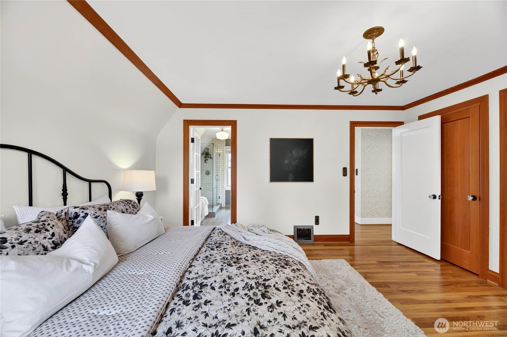 4064 SW Hill Street , Seattle, WA 98116