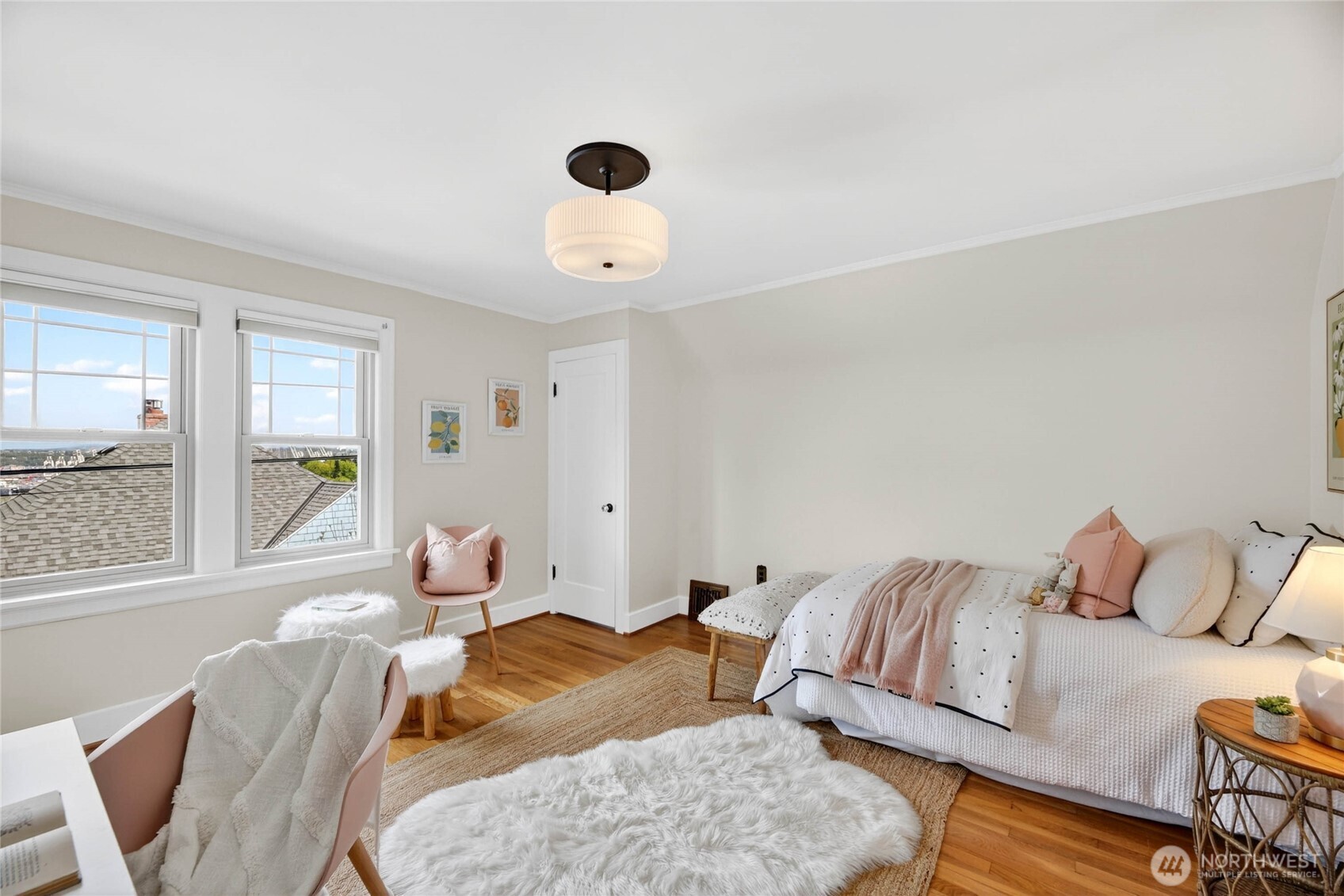 4064 SW Hill Street , Seattle, WA 98116