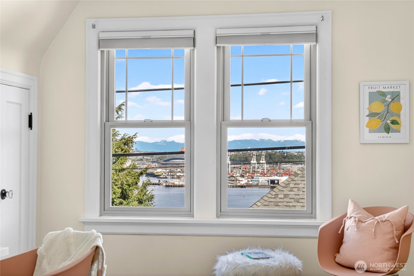 4064 SW Hill Street , Seattle, WA 98116