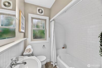 4064 SW Hill Street , Seattle, WA 98116 - Photo 19