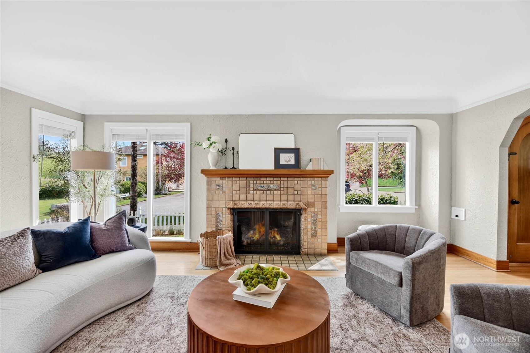 4064 SW Hill Street , Seattle, WA 98116