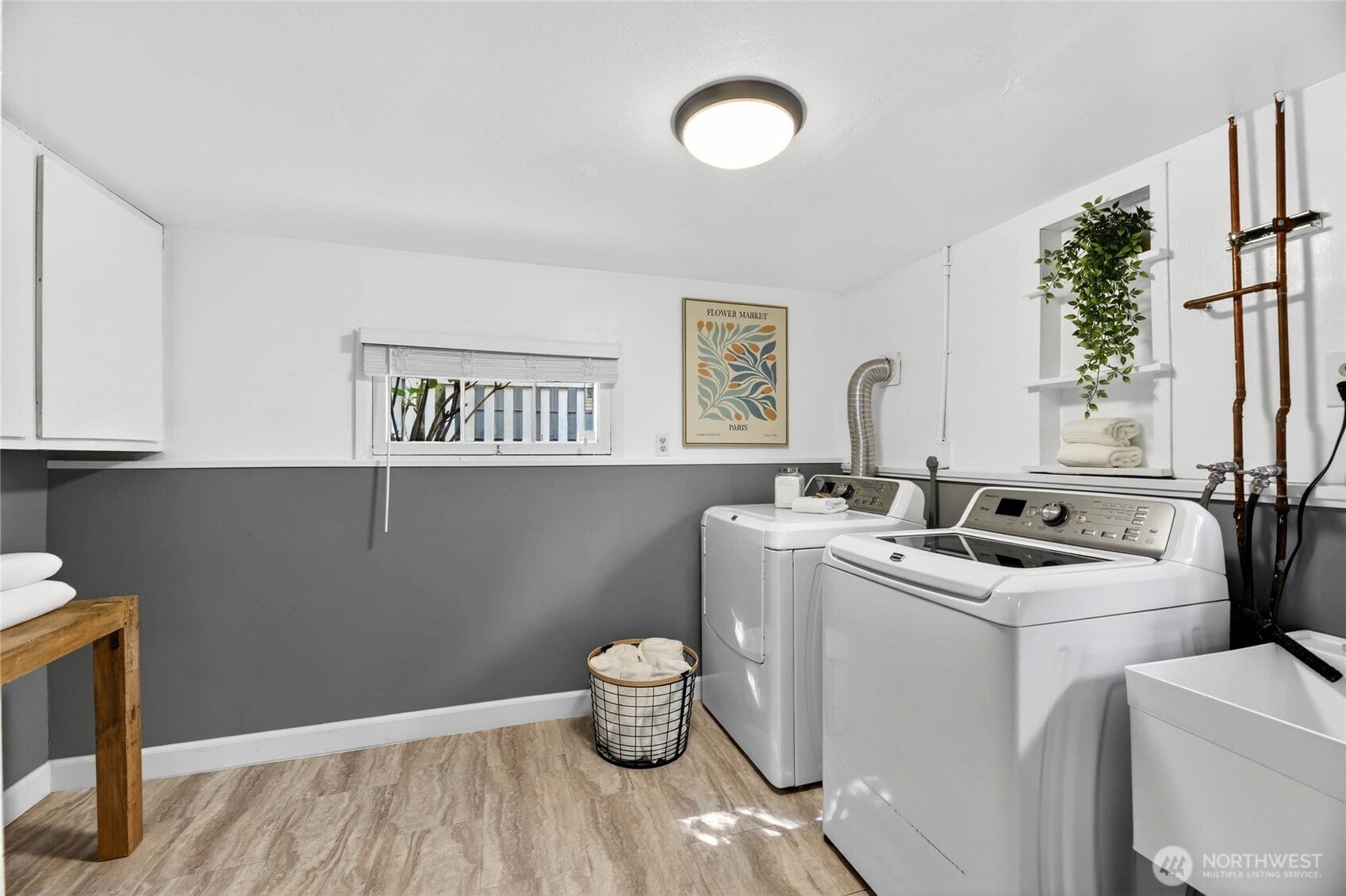 4064 SW Hill Street , Seattle, WA 98116