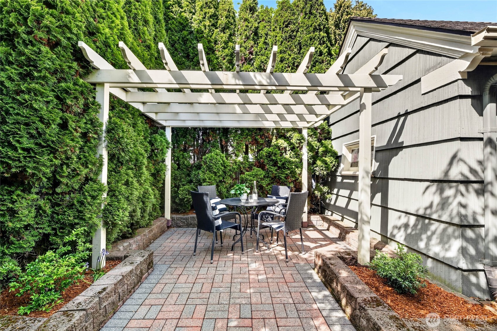 4064 SW Hill Street , Seattle, WA 98116