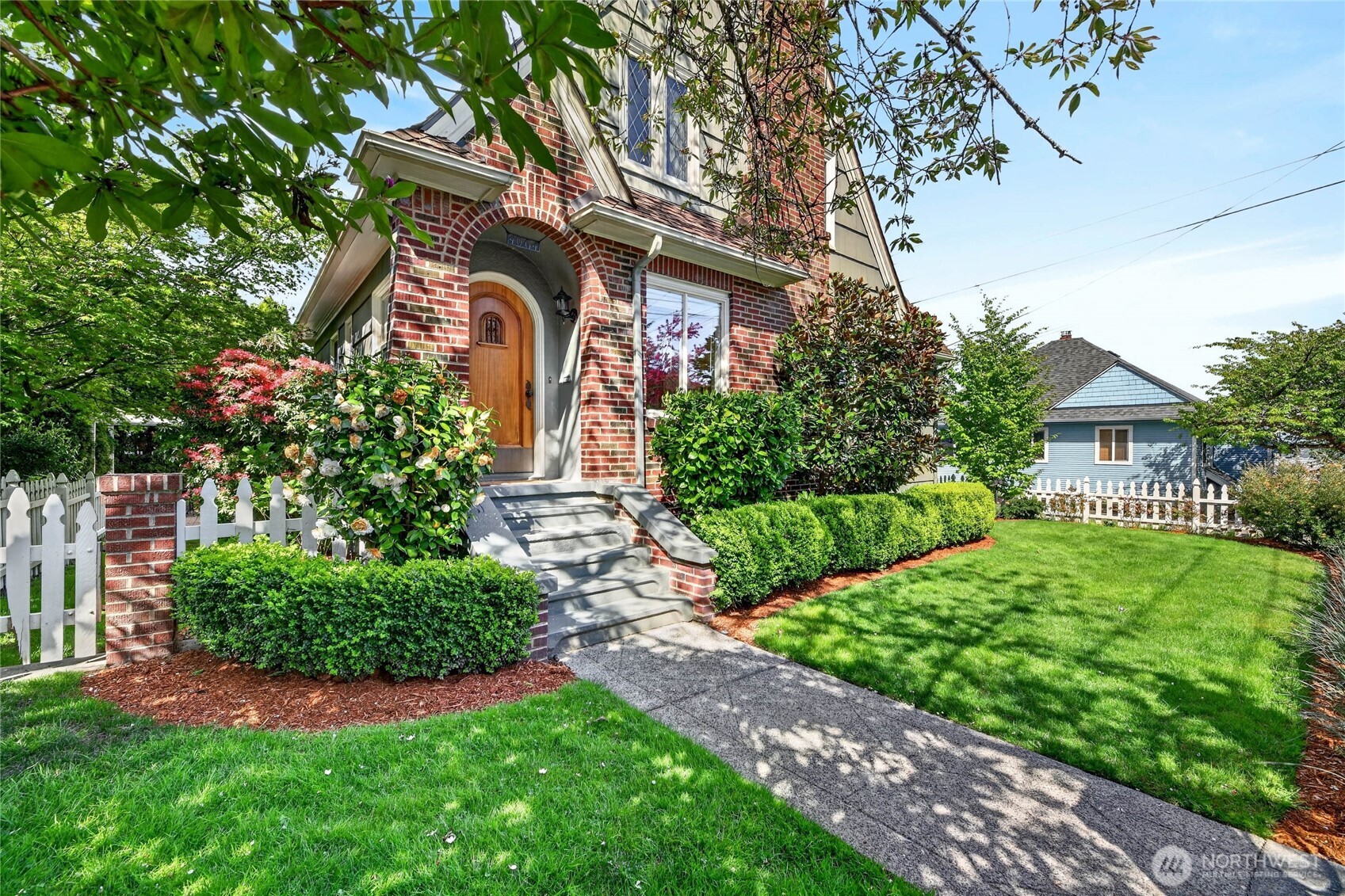 4064 SW Hill Street , Seattle, WA 98116