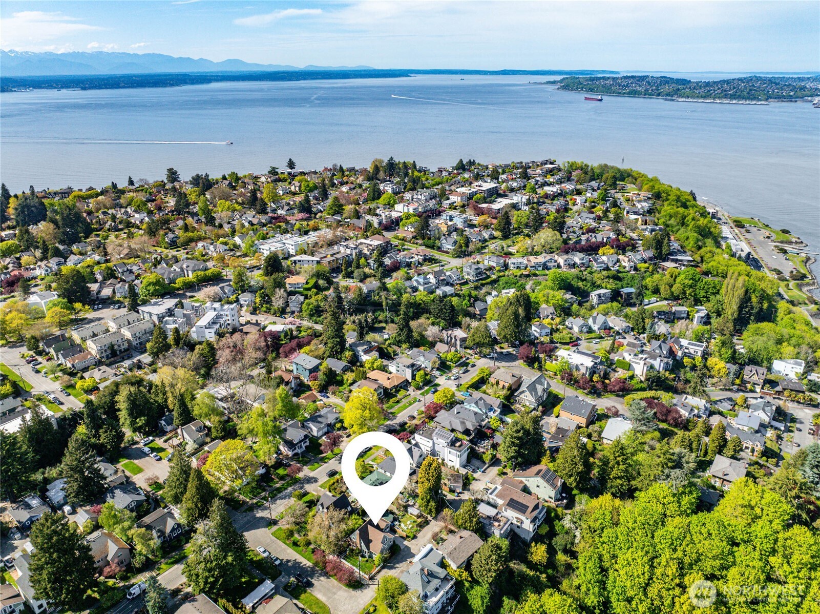 4064 SW Hill Street , Seattle, WA 98116