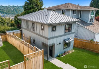 2114 B 26th Avenue W, Seattle, WA 98199 - Photo 1