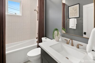 2114 26th Avenue W, Seattle, WA 98199 - Photo 18