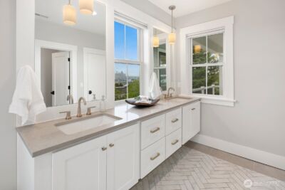 2114 26th Avenue W, Seattle, WA 98199 - Photo 24