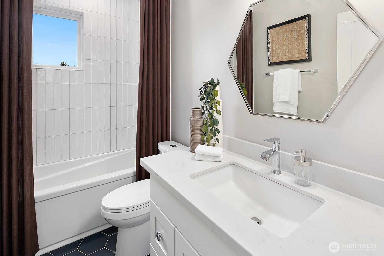 2114 26th Avenue W, Seattle, WA 98199