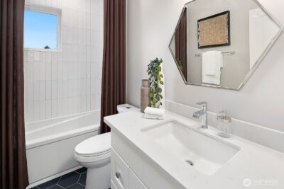 2114 26th Avenue W, Seattle, WA 98199 - Photo 27