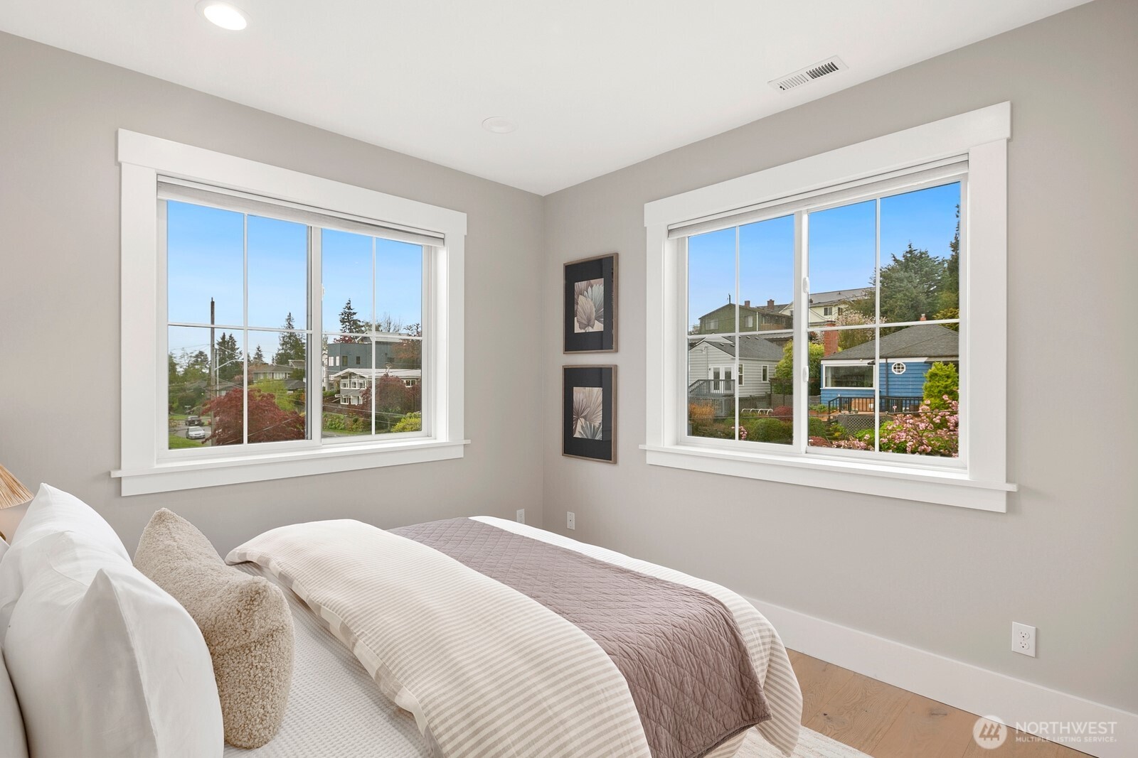 2114 26th Avenue W, Seattle, WA 98199