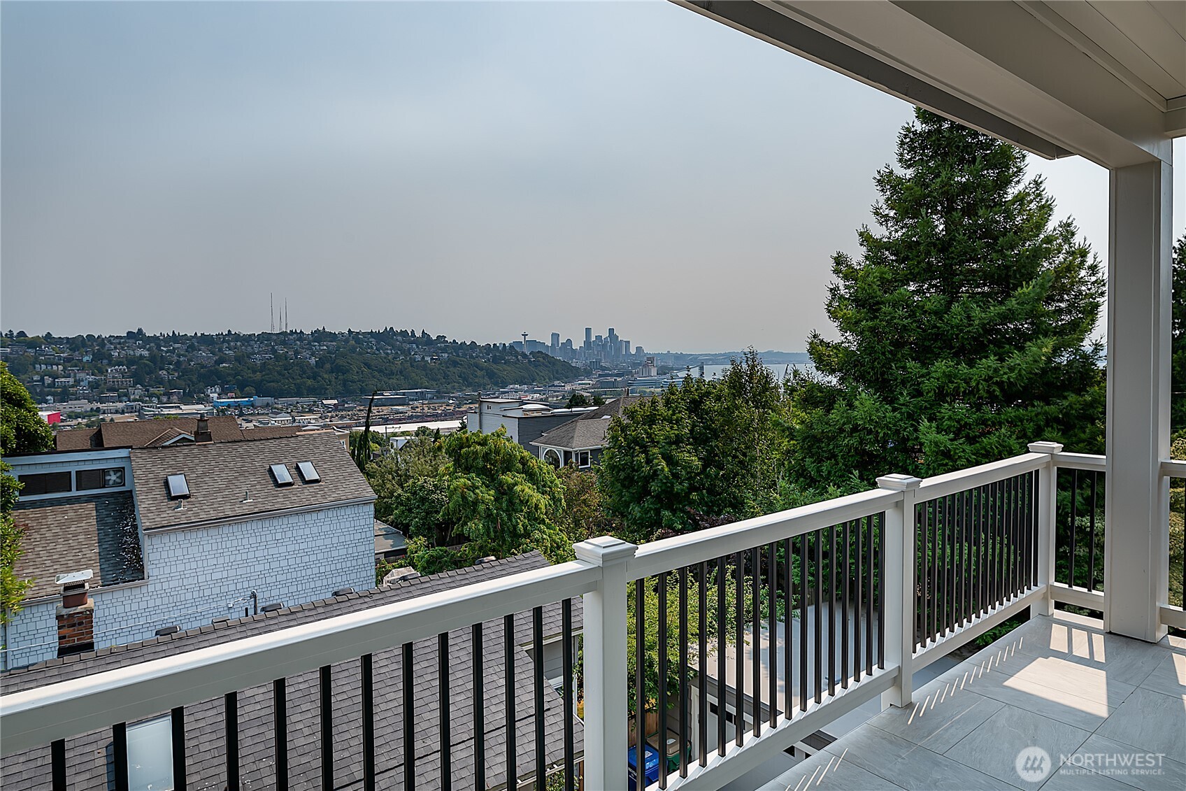 2114 26th Avenue W, Seattle, WA 98199
