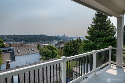 2114 26th Avenue W, Seattle, WA 98199 - Photo 5