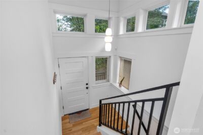 2708 1st Avenue W, Seattle, WA 98119 - Photo 12