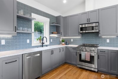 2708 1st Avenue W, Seattle, WA 98119 - Photo 15