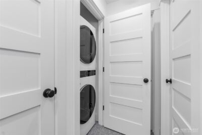 2708 1st Avenue W, Seattle, WA 98119 - Photo 27