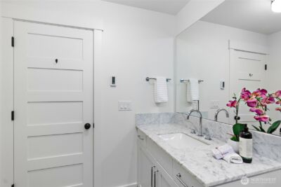 2708 1st Avenue W, Seattle, WA 98119 - Photo 29
