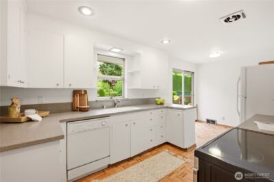 8818 2nd Avenue NE, Seattle, WA 98115 - Photo 13