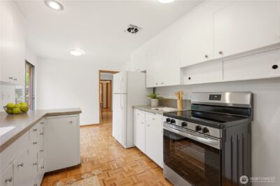 8818 2nd Avenue NE, Seattle, WA 98115 - Photo 14