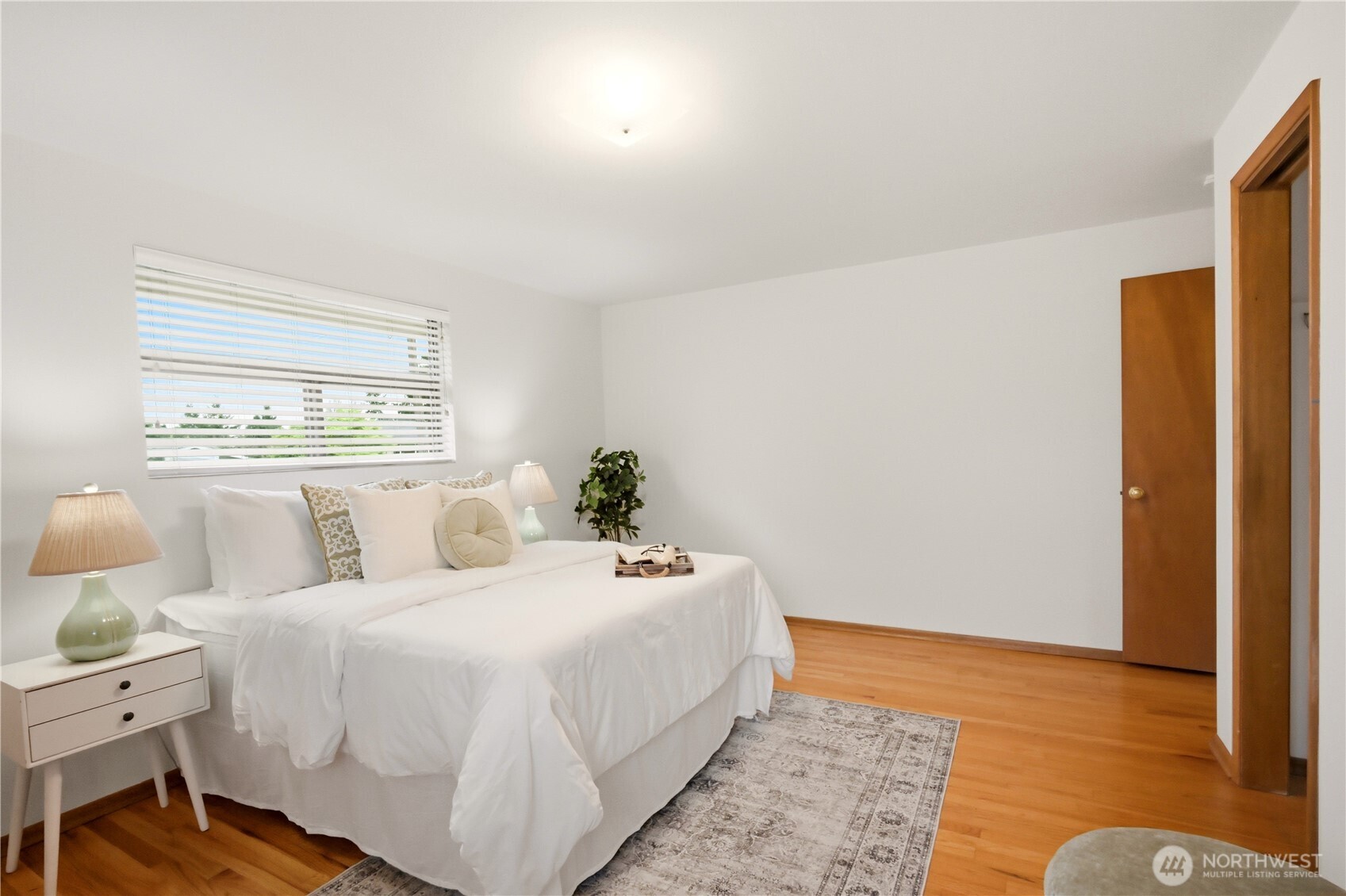 8818 2nd Avenue NE, Seattle, WA 98115