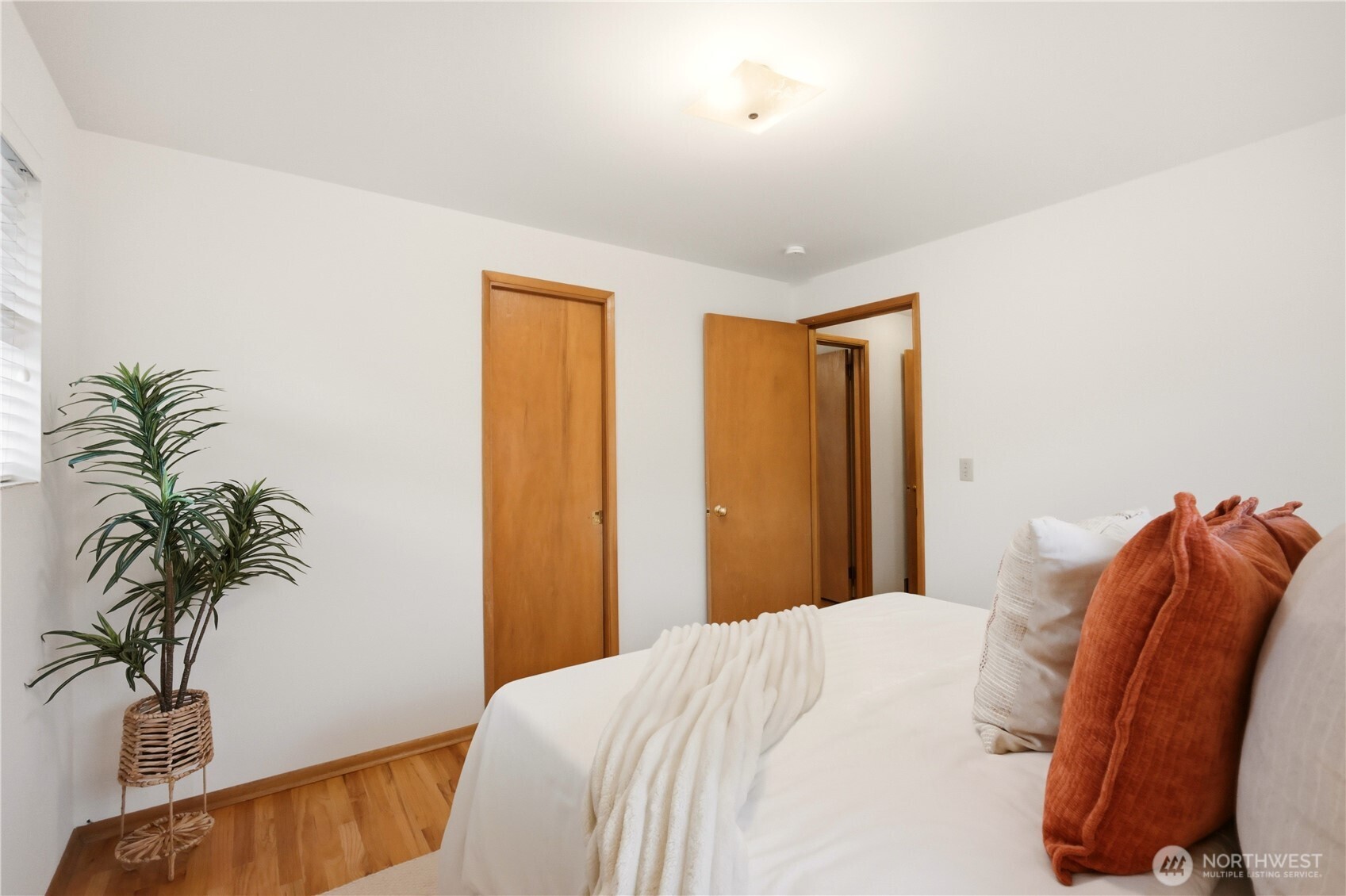 8818 2nd Avenue NE, Seattle, WA 98115