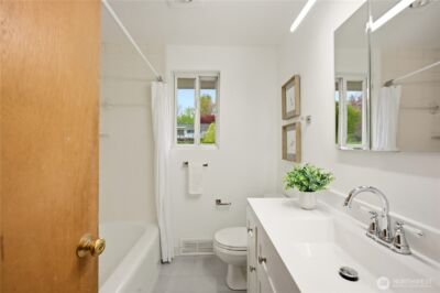 8818 2nd Avenue NE, Seattle, WA 98115 - Photo 26