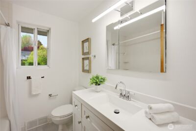 8818 2nd Avenue NE, Seattle, WA 98115 - Photo 27