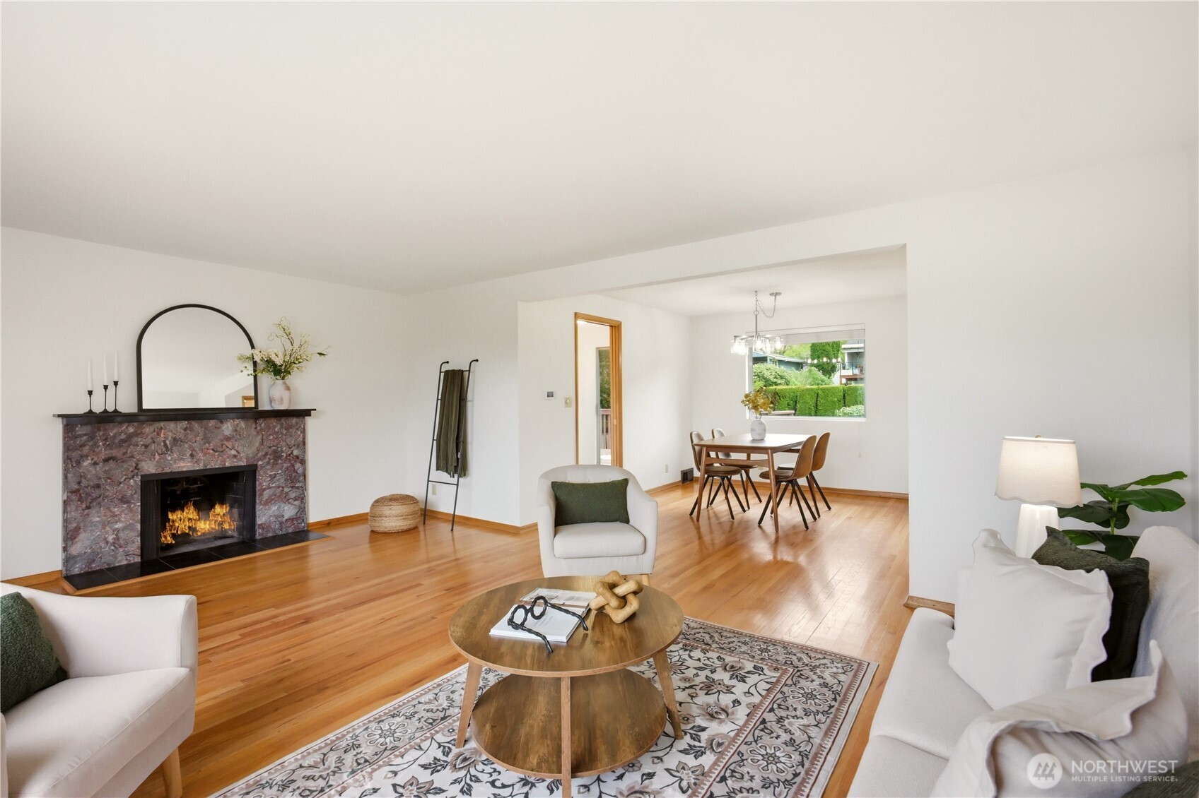 8818 2nd Avenue NE, Seattle, WA 98115