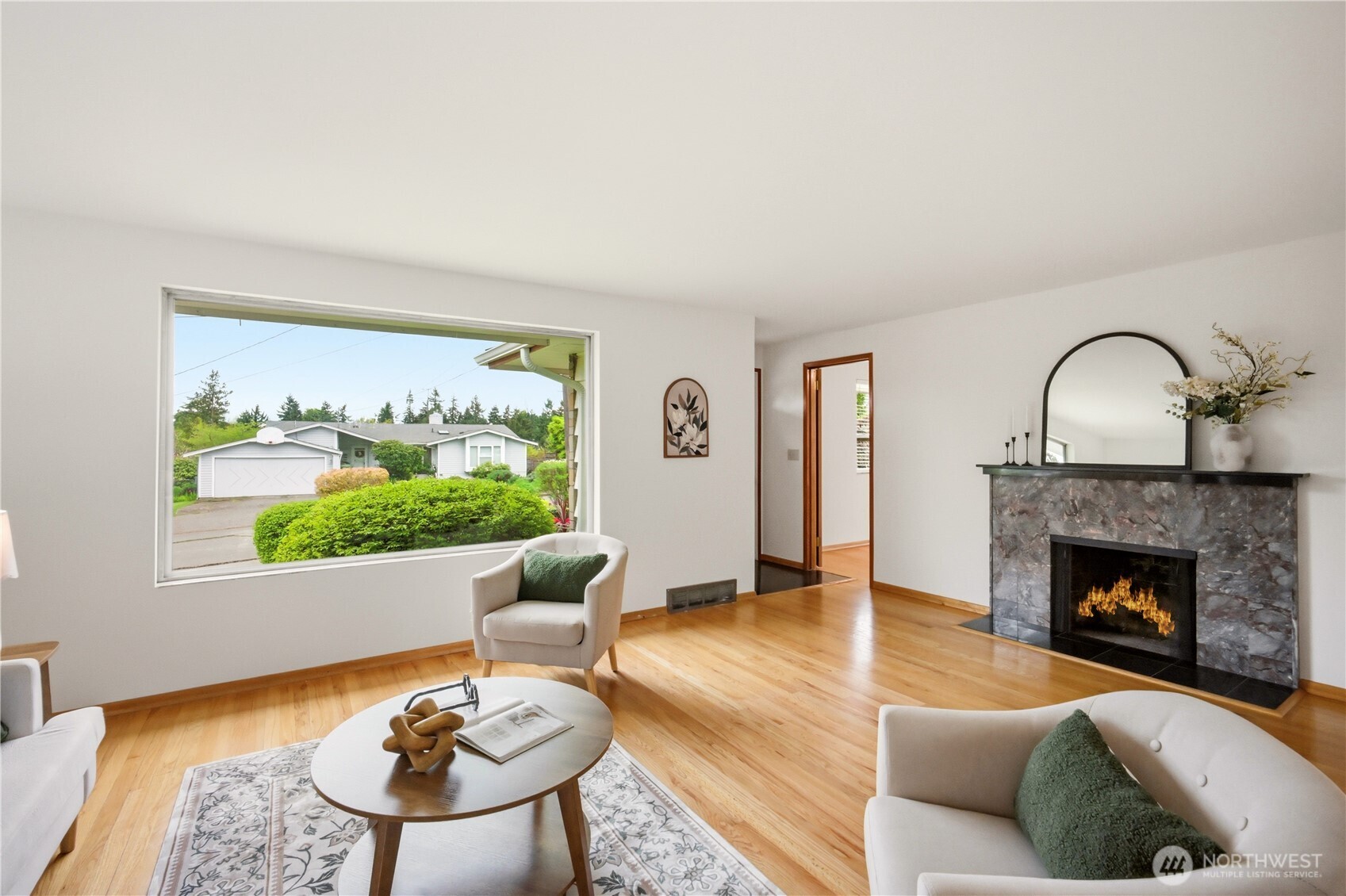 8818 2nd Avenue NE, Seattle, WA 98115