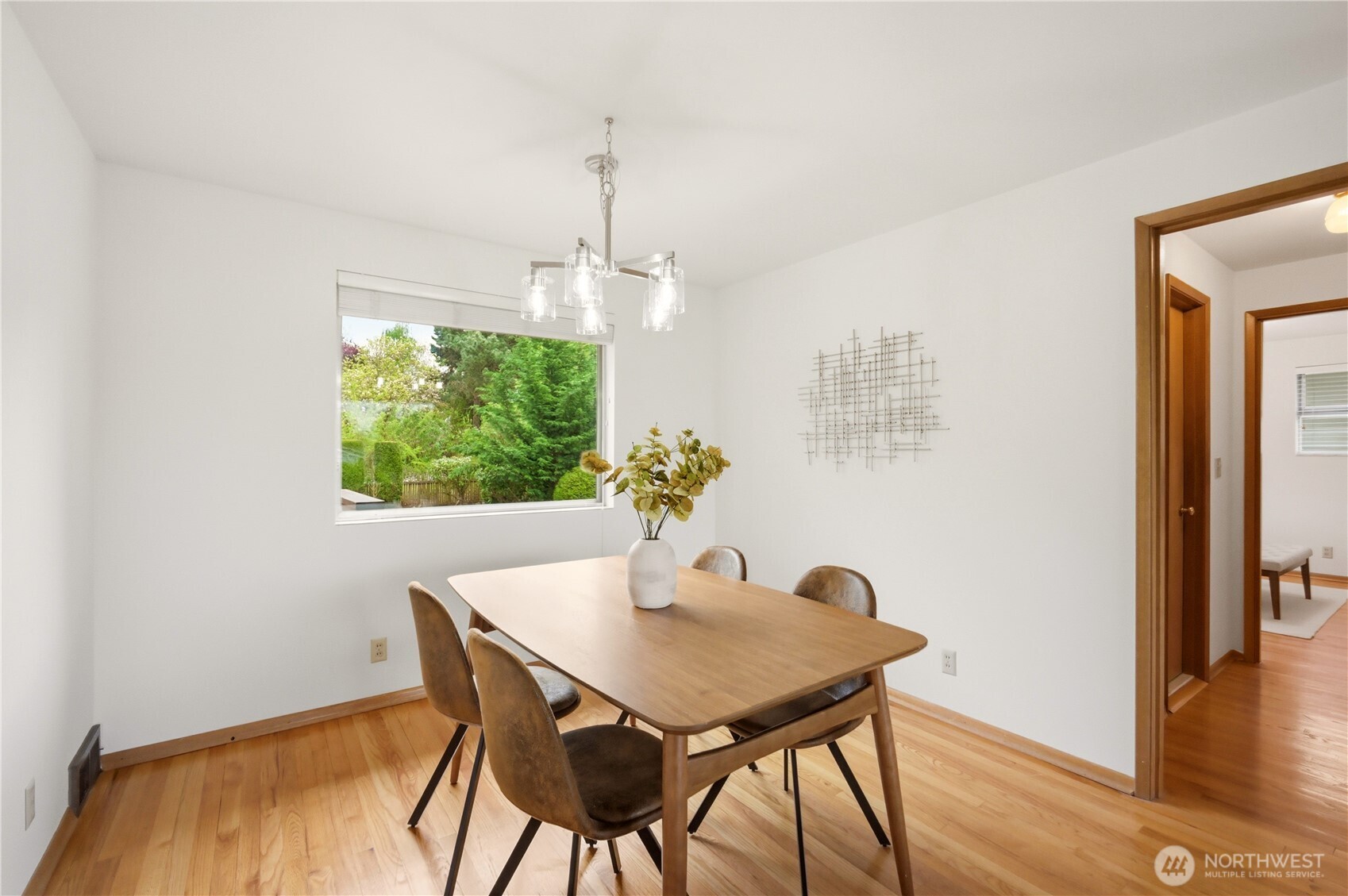 8818 2nd Avenue NE, Seattle, WA 98115