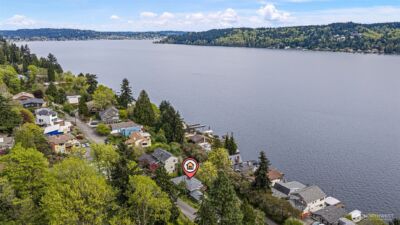11210 Lakeside Avenue NE, Seattle, WA 98125 - Photo 2