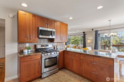 11210 Lakeside Avenue NE, Seattle, WA 98125 - Photo 22