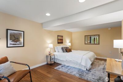 11210 Lakeside Avenue NE, Seattle, WA 98125 - Photo 31