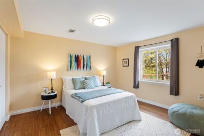 11210 Lakeside Avenue NE, Seattle, WA 98125 - Photo 35