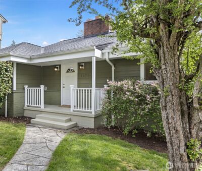 11210 Lakeside Avenue NE, Seattle, WA 98125 - Photo 8