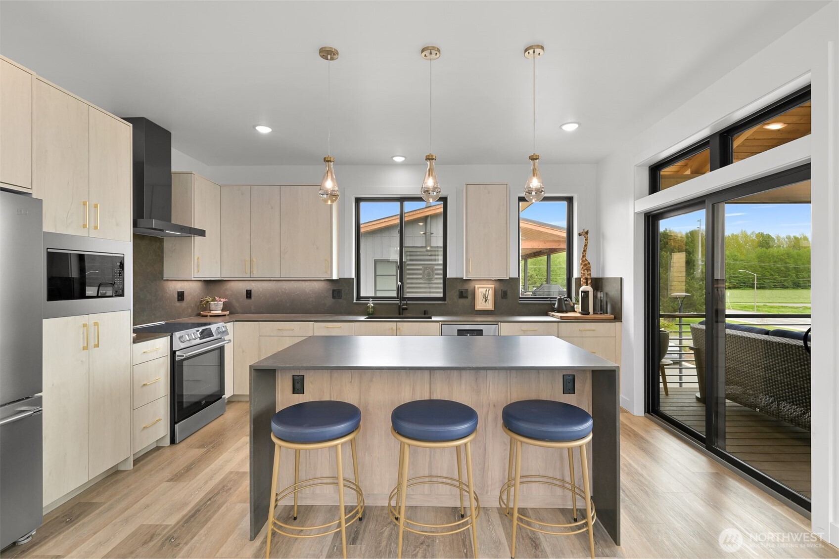 222 Skipping Stone Loop , Lynden, WA 98264