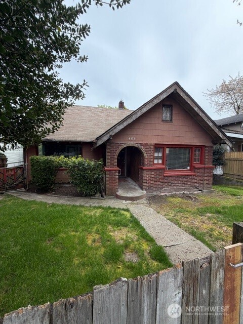 4325 S J Street , Tacoma, WA 98418
