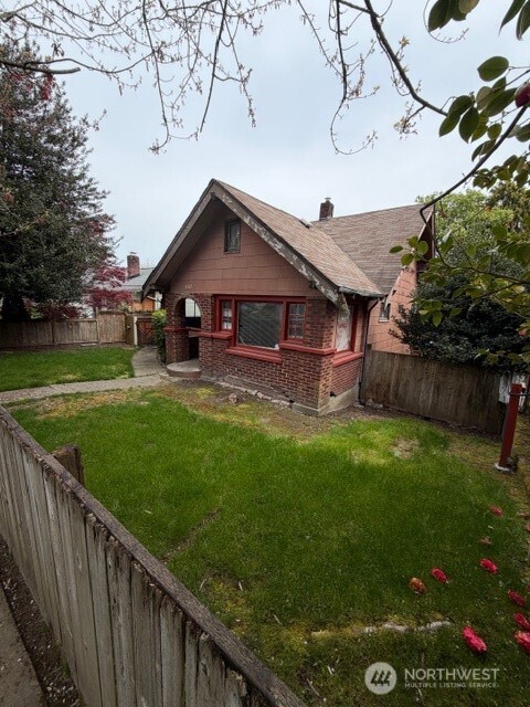 4325 S J Street , Tacoma, WA 98418