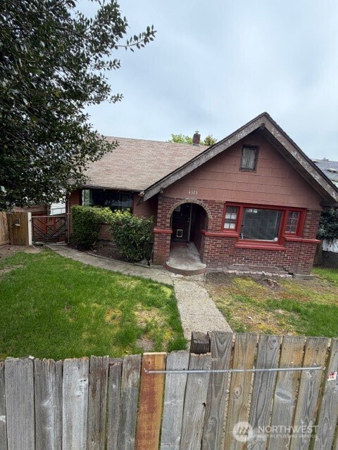 4325 S J Street , Tacoma, WA 98418
