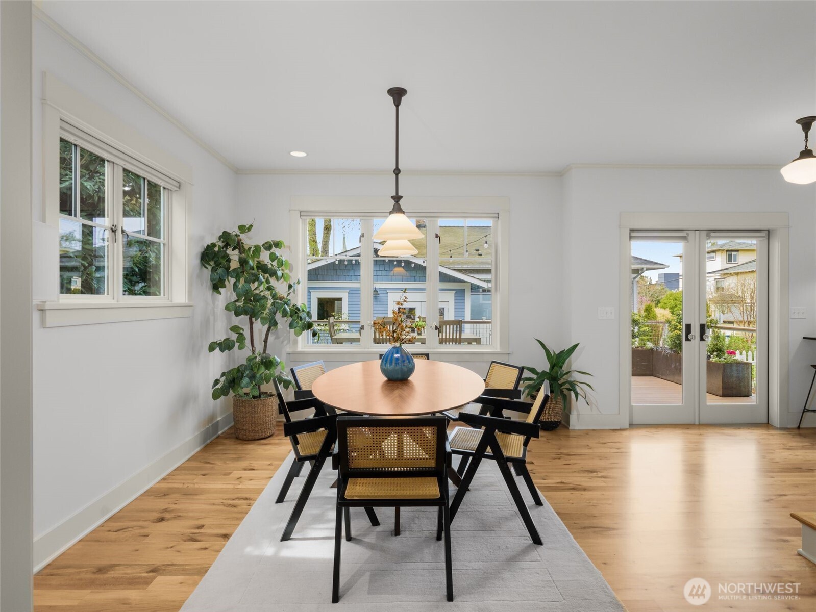 1823 Warren Avenue N, Seattle, WA 98109