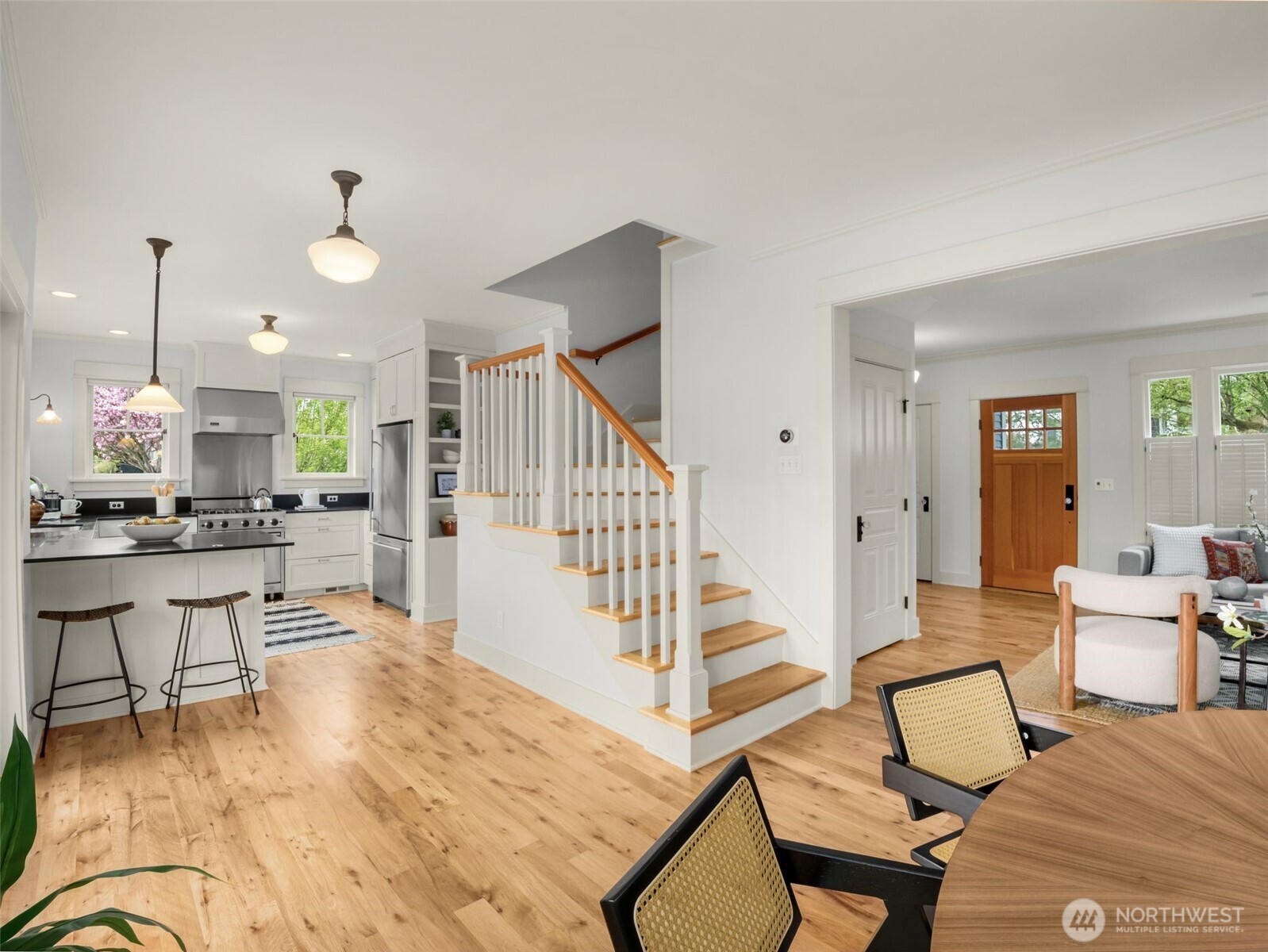 1823 Warren Avenue N, Seattle, WA 98109