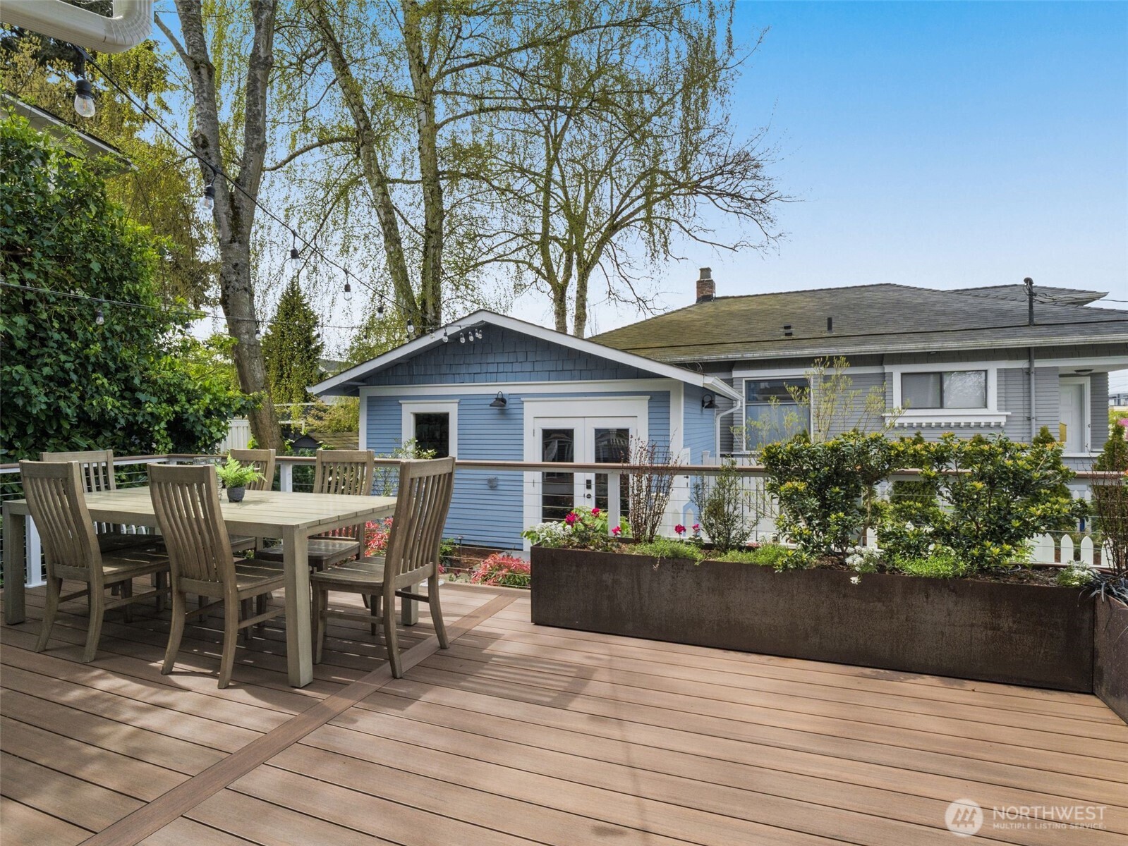 1823 Warren Avenue N, Seattle, WA 98109
