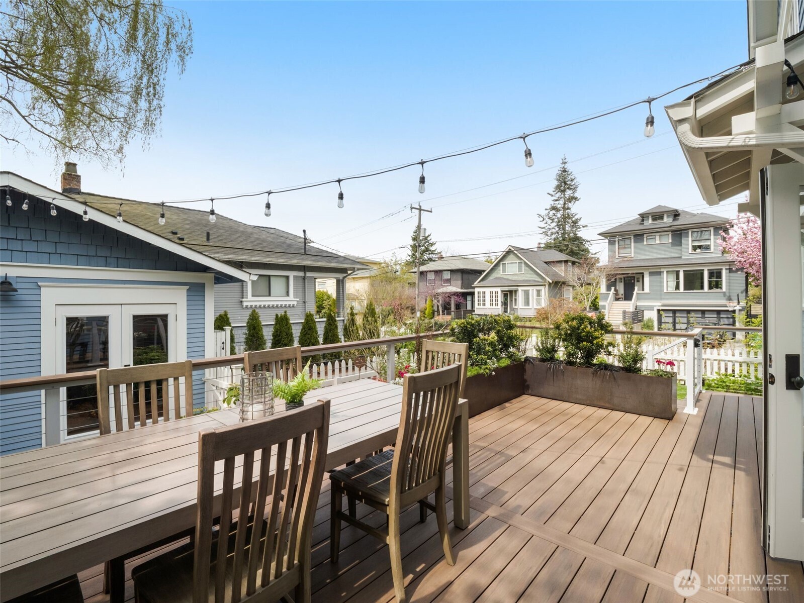 1823 Warren Avenue N, Seattle, WA 98109