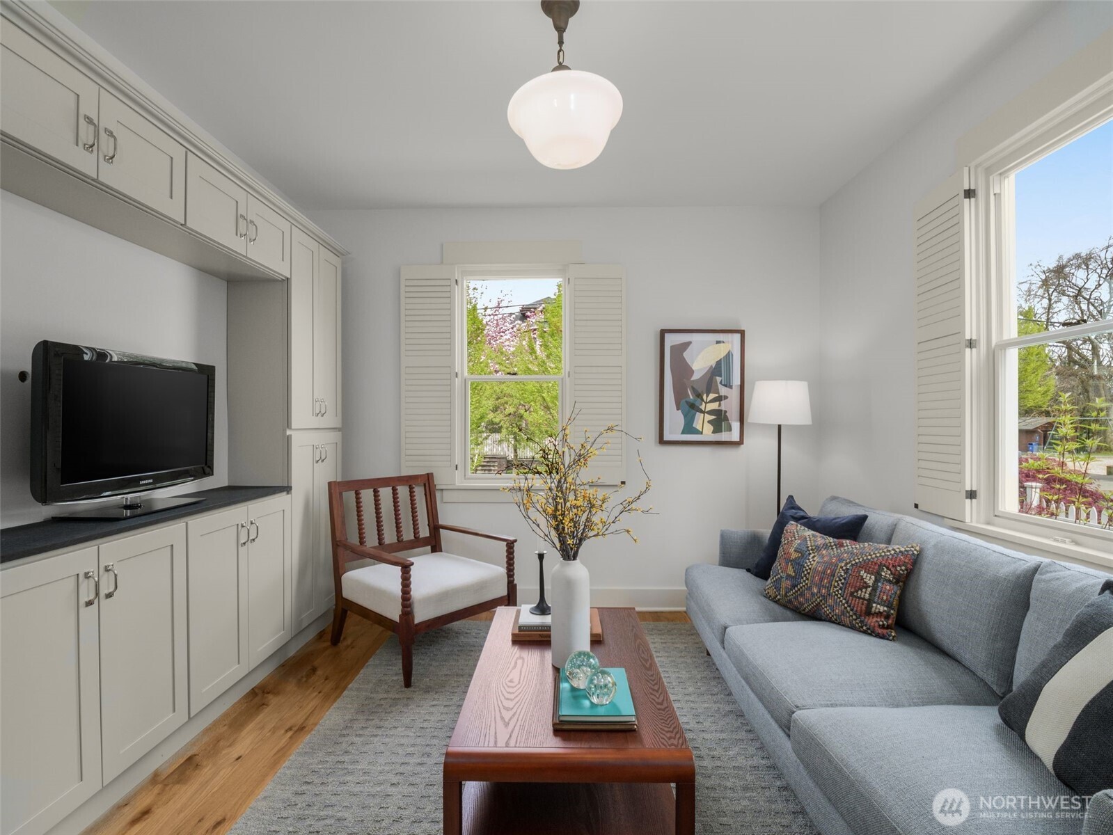 1823 Warren Avenue N, Seattle, WA 98109