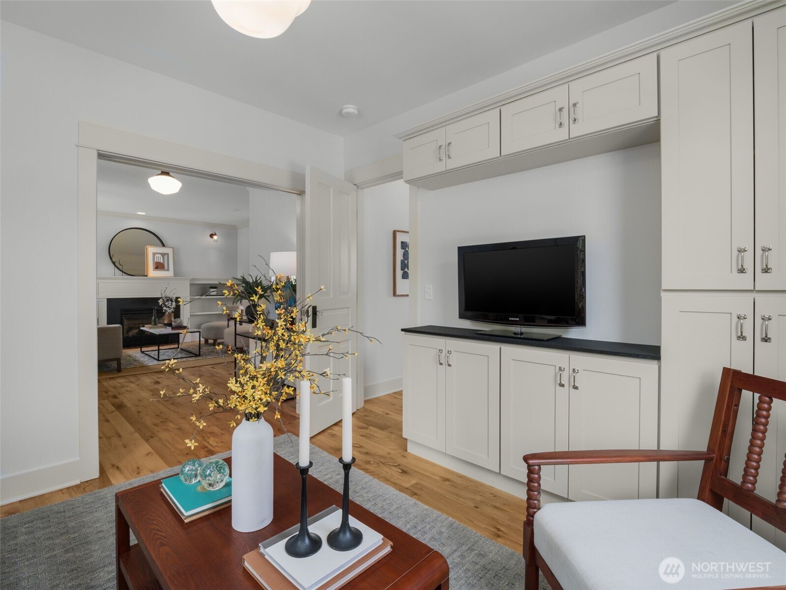 1823 Warren Avenue N, Seattle, WA 98109