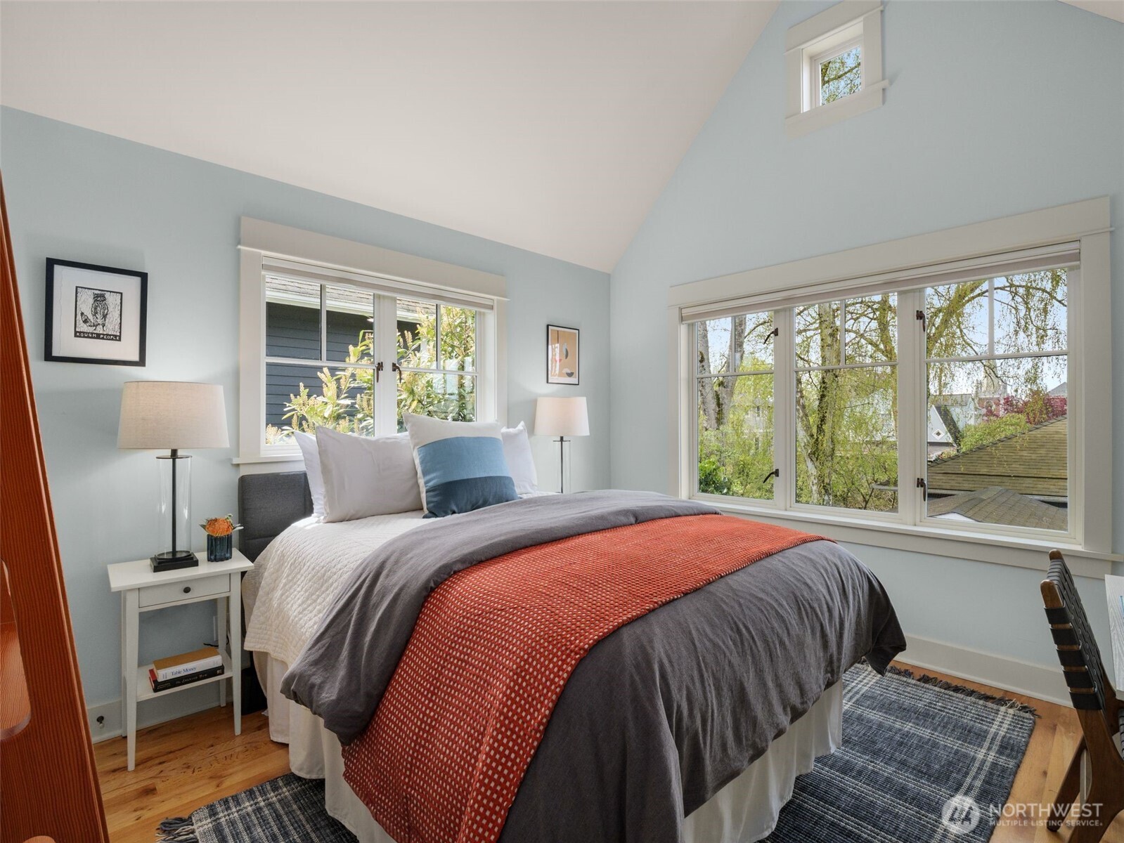 1823 Warren Avenue N, Seattle, WA 98109